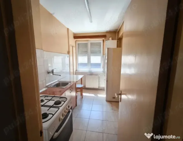 Apartament 2 camere, semidecomandat - zona Centru Civic