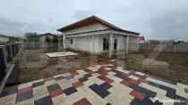 Casă pe un singur nivel, 600 mp teren, deschidere la 2 str?