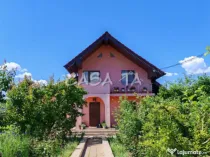 Casa situata în Samarinesti, sat Valea Bisericii