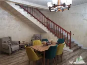 Vila cu etaj in Adunatii Copaceni, p 1 pod garaj anexe, 