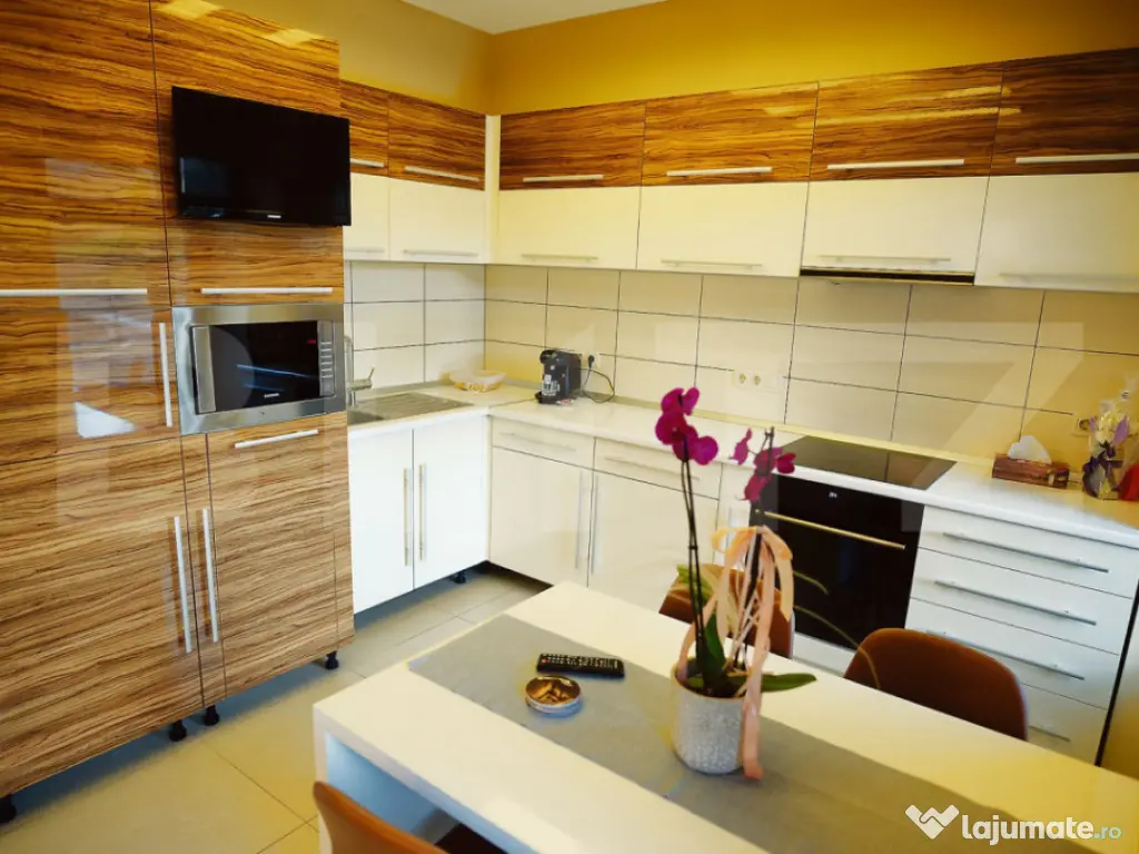 Apartament cu 4 camere, pe 2 nivele, in Turda Noua