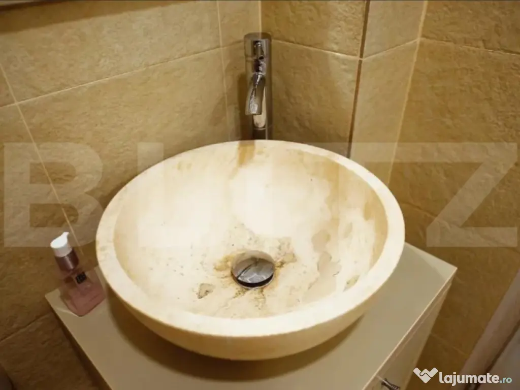 Apartament cu 4 camere, pe 2 nivele, in Turda Noua