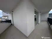 Apartament cu 3 camere,finisat,partial mobilat.zona Eroilor 