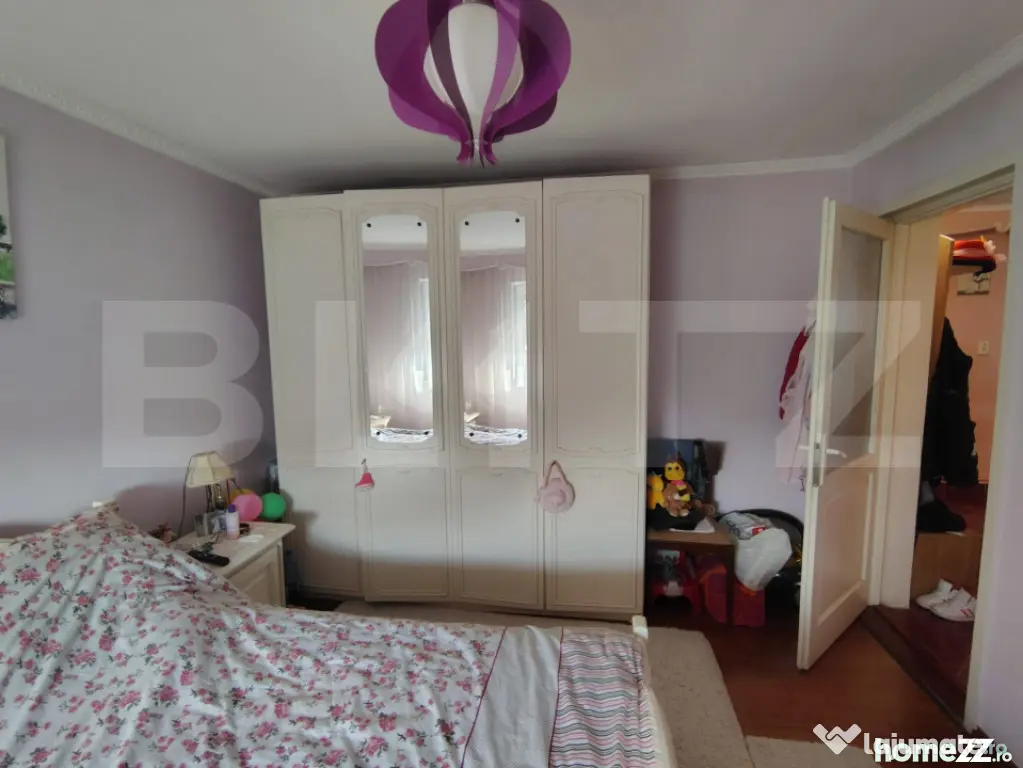 Casa individuala cu 7 camere, 200 mp, teren 627 mp, Jucu de