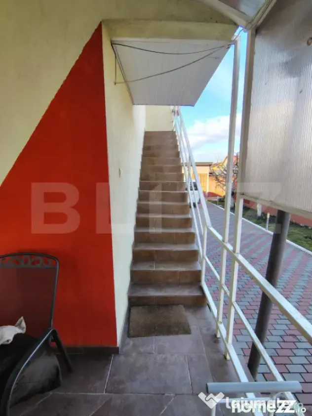 Casa individuala cu 7 camere, 200 mp, teren 627 mp, Jucu de