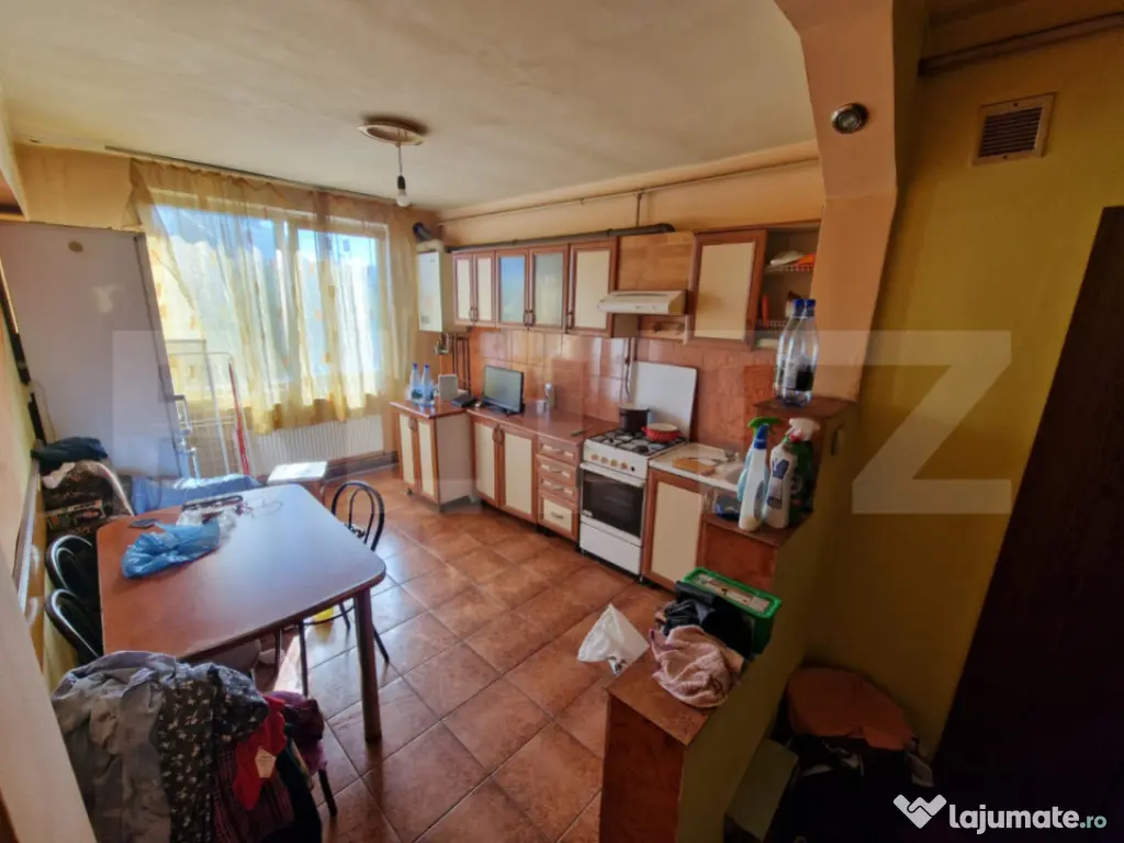 Garsoniera de 34 mp, etajul 1, zona Decebal