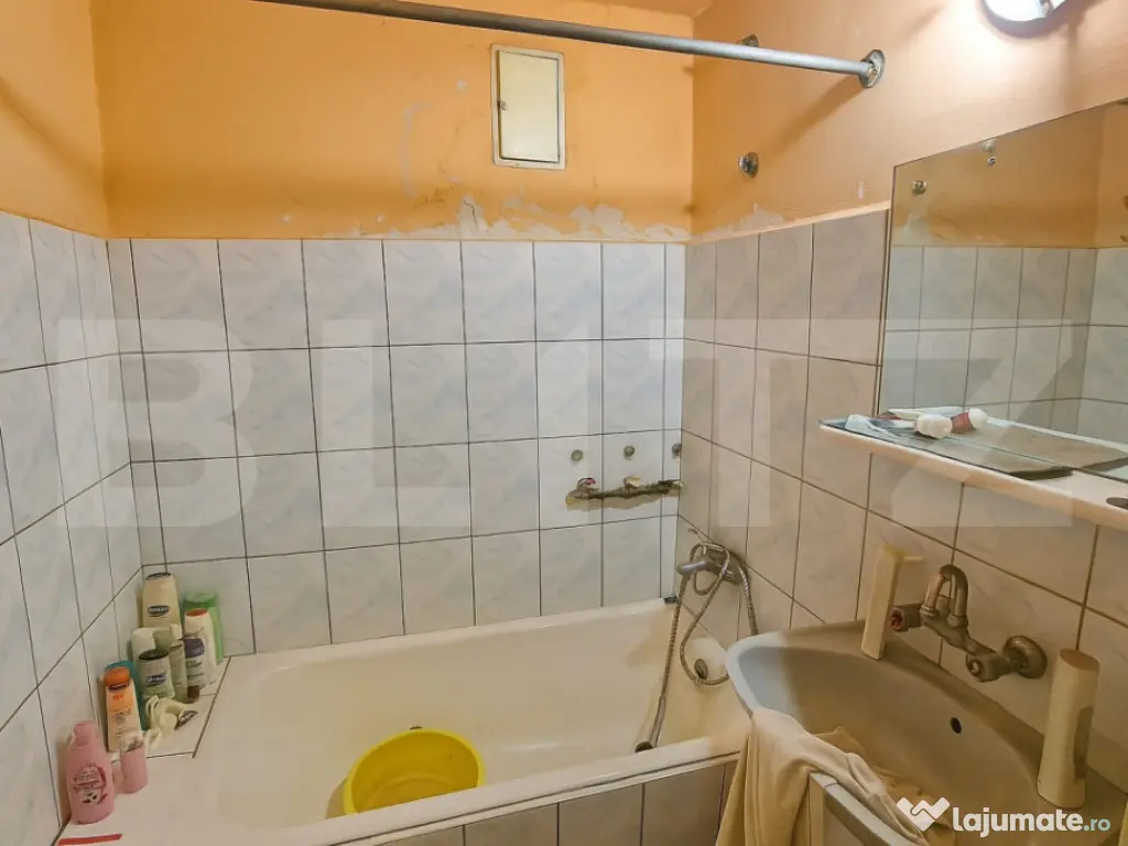 Garsoniera de 34 mp, etajul 1, zona Decebal