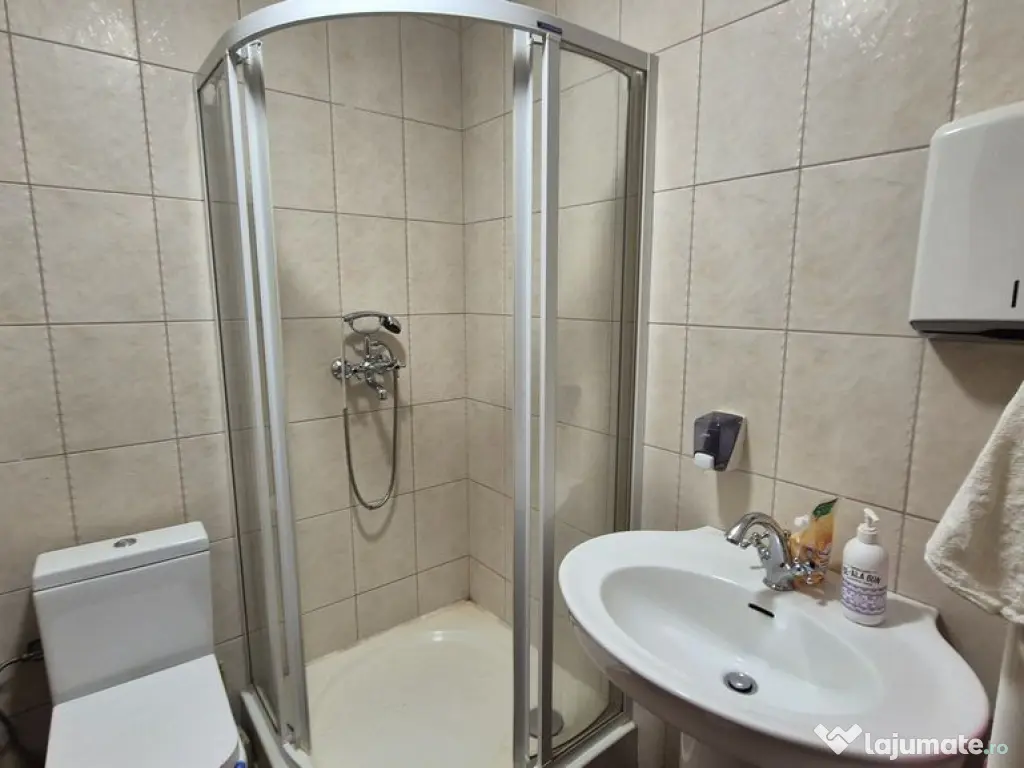 Cladire S+P+4 Etaje 683,92 mp - an de constructie 2006 - ...