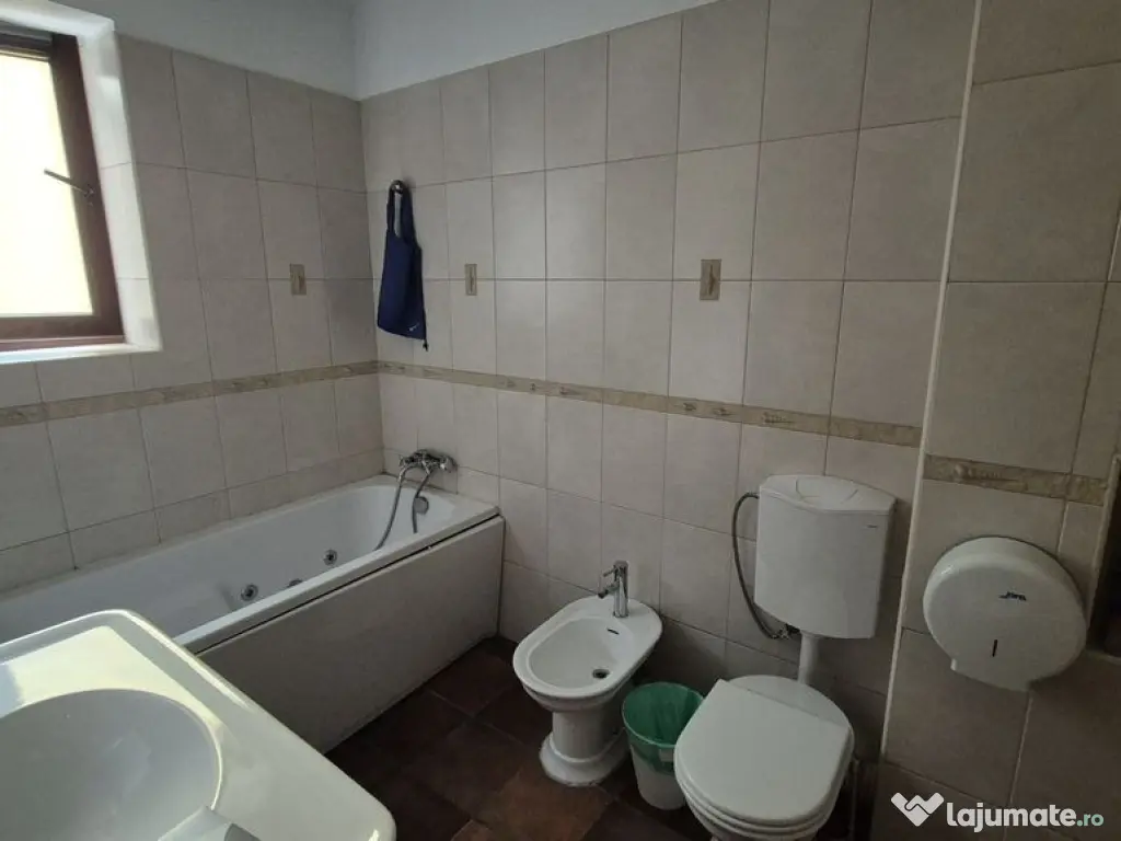 Cladire S+P+4 Etaje 683,92 mp - an de constructie 2006 - ...