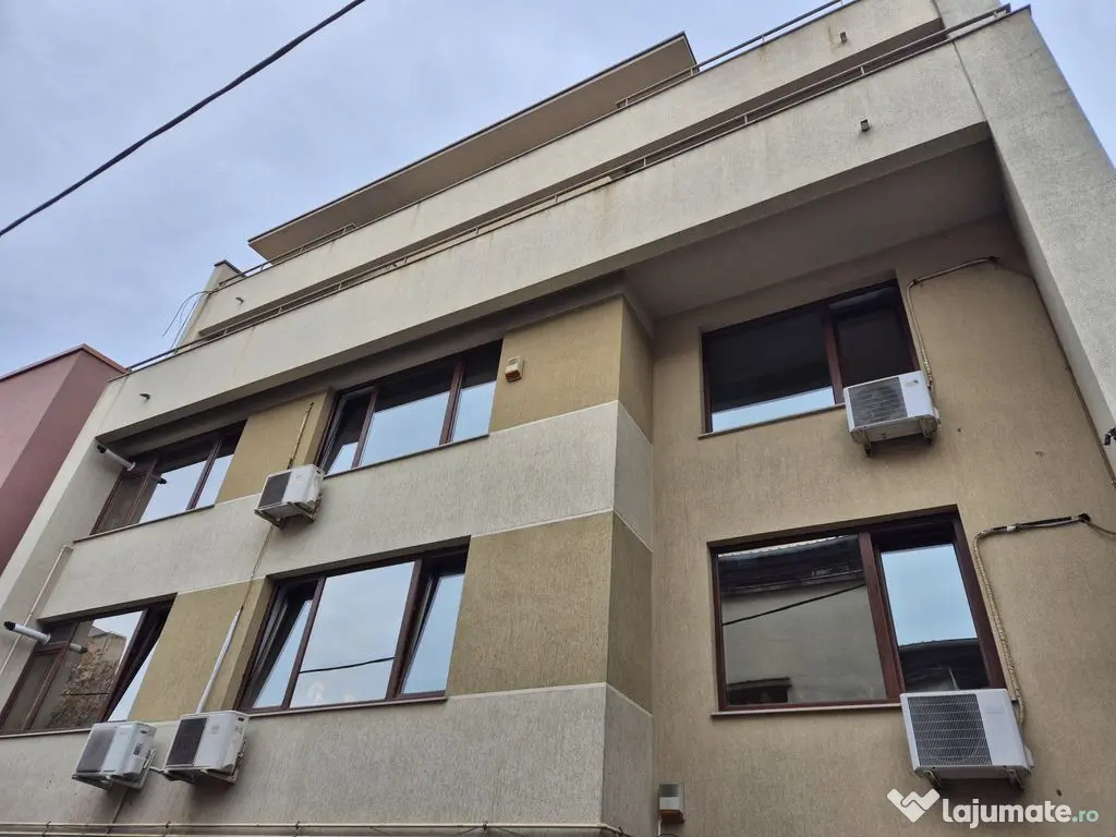 Cladire S+P+4 Etaje 683,92 mp - an de constructie 2006 - ...