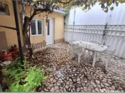 Garsoniera de inchiriat la curte zona Capitol 