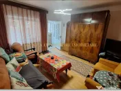 Garsoniera de inchiriat la curte zona Capitol 