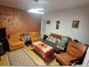 Garsoniera de inchiriat la curte zona Capitol 