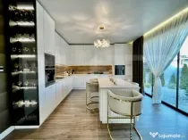 Vila superba, 720 mp teren, 220 mp utili, zona Hereditas, Ip