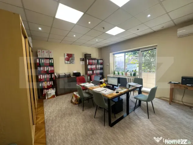 Apartament 3 camere, 223.40 mp, zona Titulescu