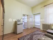 Un etaj întreg. Trei unități. O singură decizie bună. 