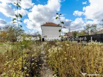 Casă din cărămidă cu 8 camere – zonă liniștită, ...