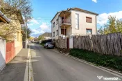 Casă din cărămidă cu 8 camere – zonă liniștită, ...
