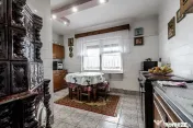 Casă din cărămidă cu 8 camere – zonă liniștită, ...