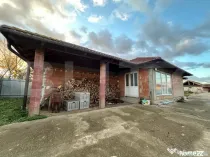 Casa de vanzare cu teren 15 ari - Zona Vetis