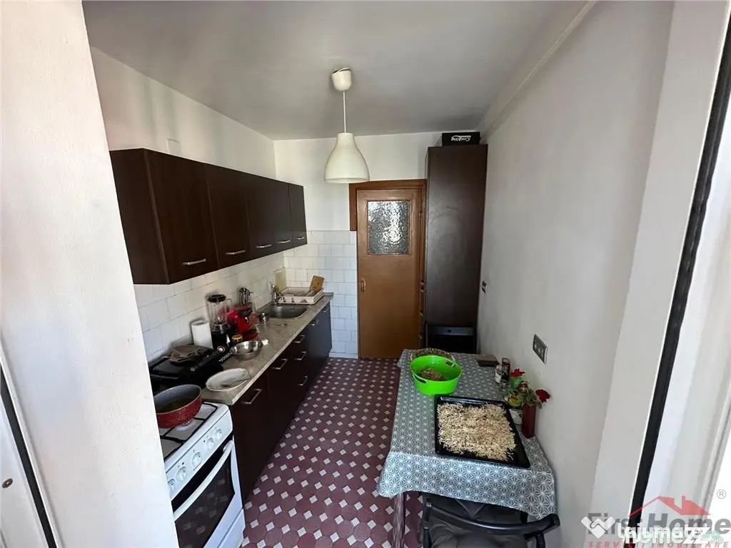 Apartament 4 camere, etaj 6/8, zona Piata Unirii – Ultr...