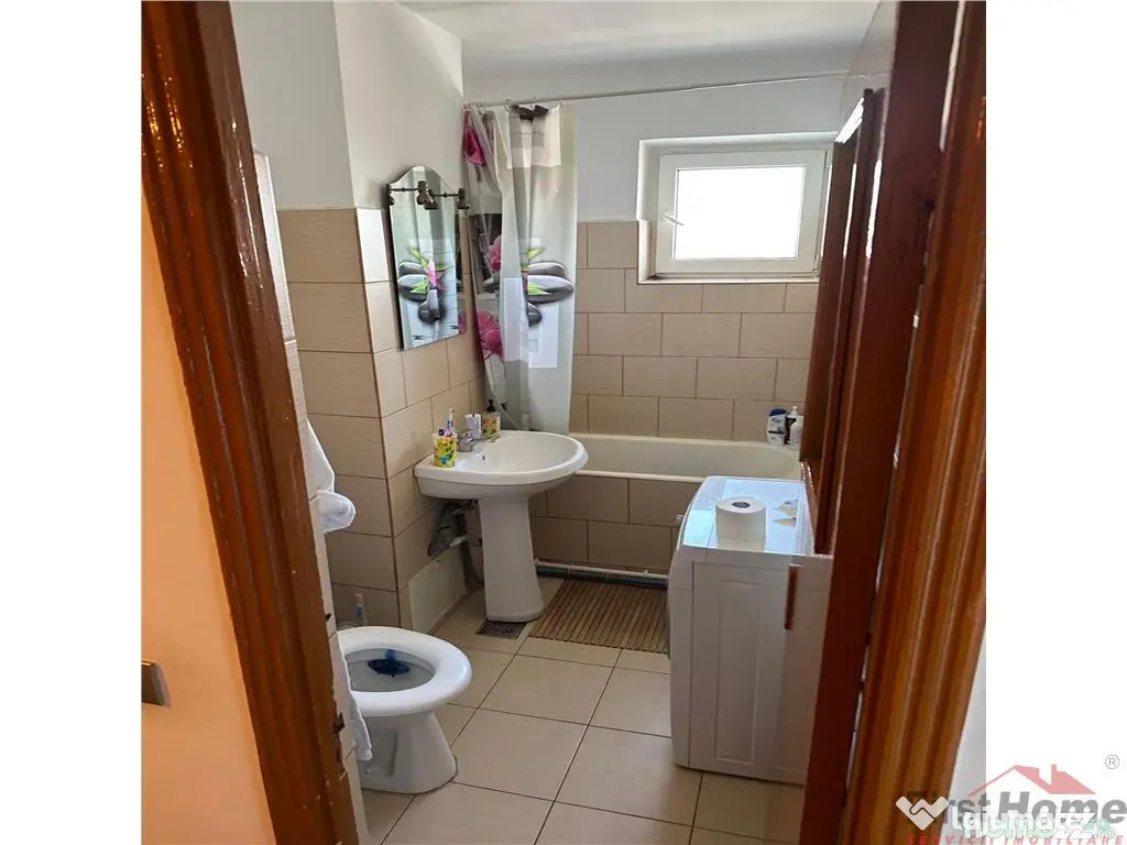 Apartament 4 camere, etaj 6/8, zona Piata Unirii – Ultr...