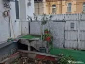 Zona Unirii Carol stradal S+P +1+M 370 mp de Vanzare 