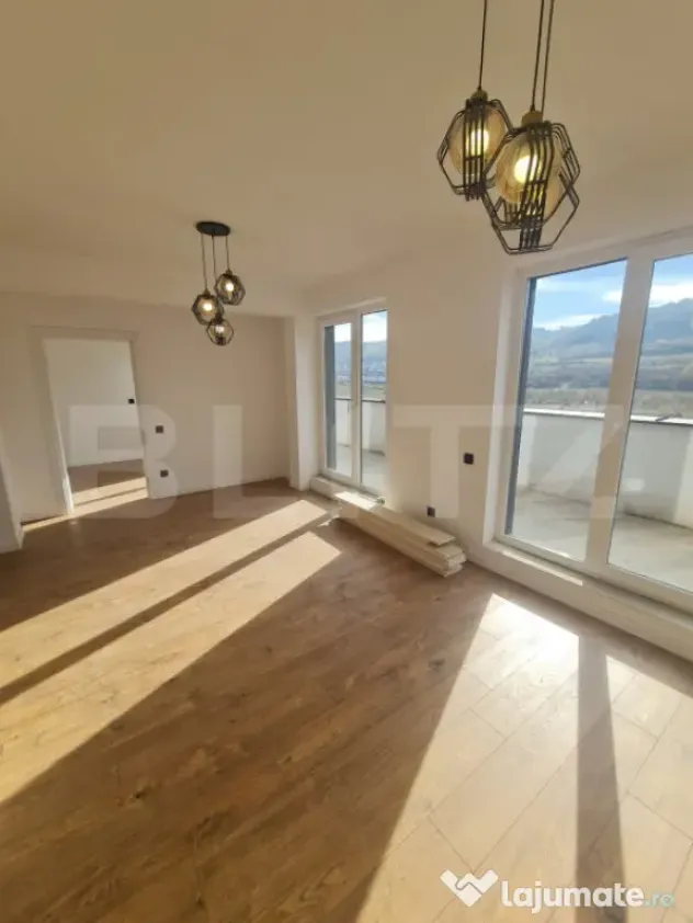 Apartament semidecomandat, 52 mp utili, zona Terra