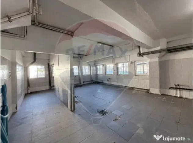 Spațiu industrial-220 mp cu rampă și parcare-zona Ora?...