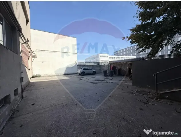 Spațiu industrial-220 mp cu rampă și parcare-zona Ora?...