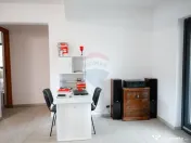 Casă / Vilă cu 5 camere de vânzare 