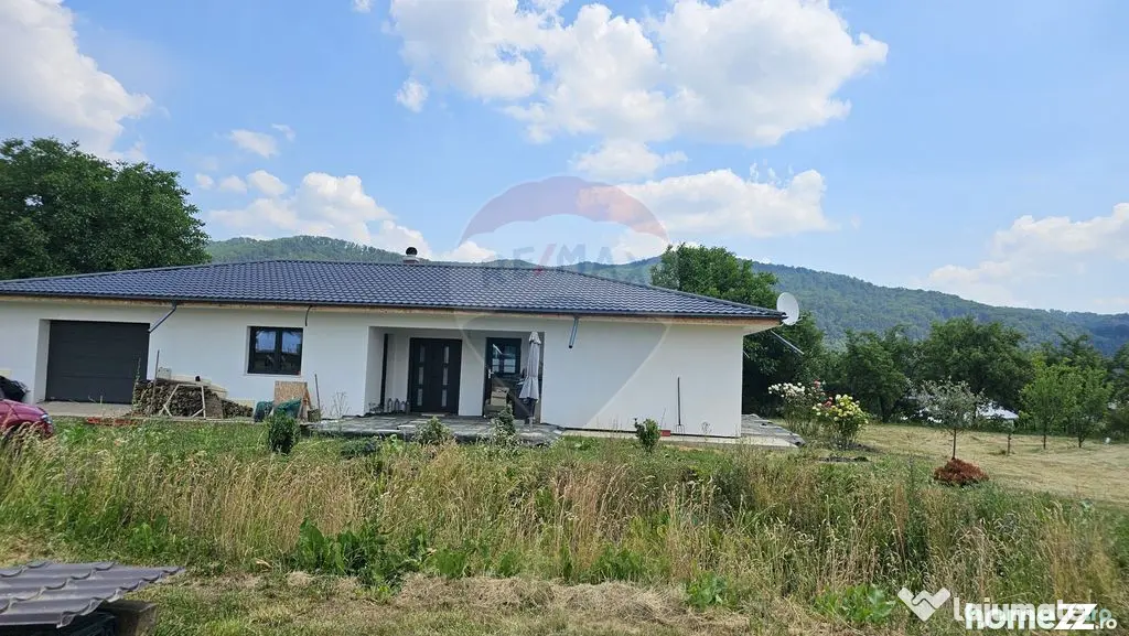 Casă / Vilă cu 5 camere de vânzare