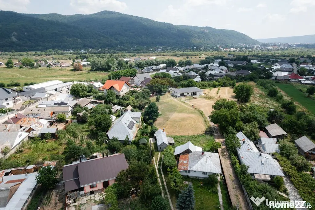 Casă / Vilă cu 5 camere de vânzare