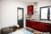 Casă / Vilă cu 5 camere de vânzare