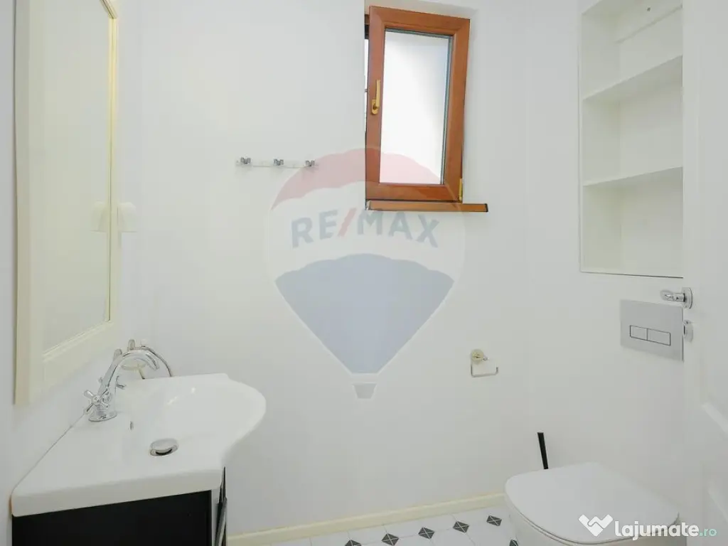 Apartament cu 3 camere de vânzare în zona Ultracentral