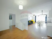 Apartament cu 3 camere de vânzare în zona Ultracentral 