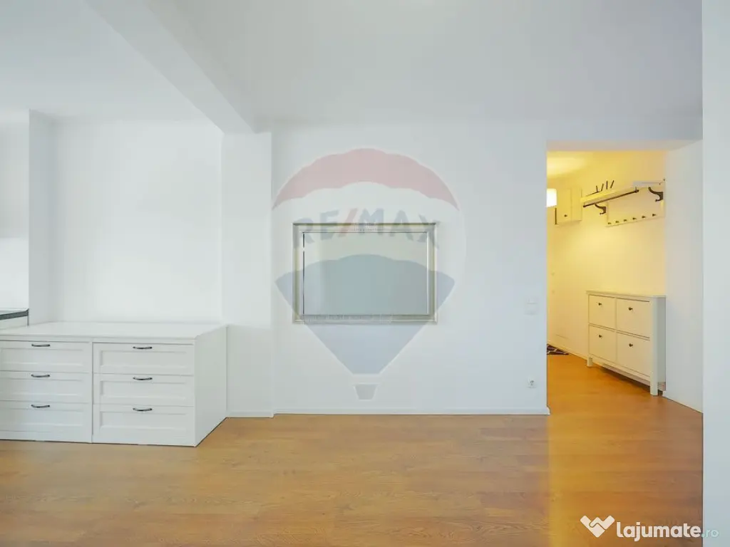 Apartament cu 3 camere de vânzare în zona Ultracentral