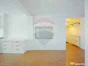 Apartament cu 3 camere de vânzare în zona Ultracentral 