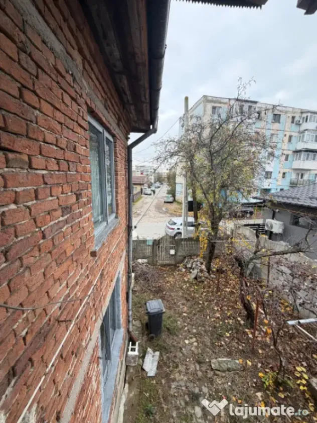 Casa/vila 70mp langa blocuri din caramida , 270mp teren, Fil