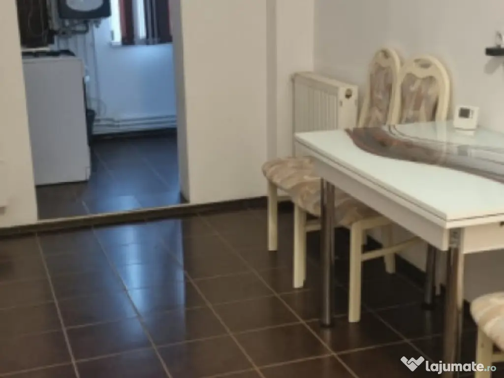 Apartament 2 camere Progresu, parter cu balcon mare.