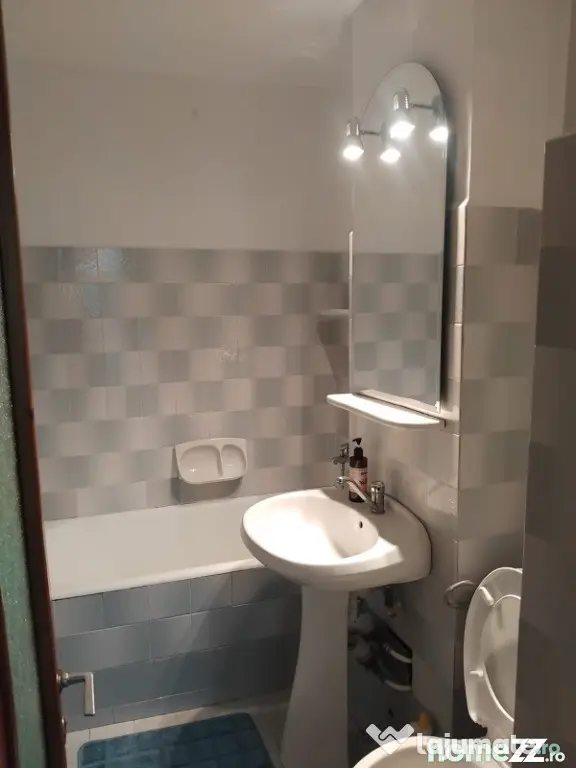 Apartament cu 3 Camere Decomandat in George Enescu