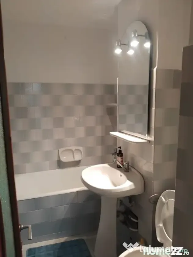 Apartament cu 3 Camere Decomandat in George Enescu