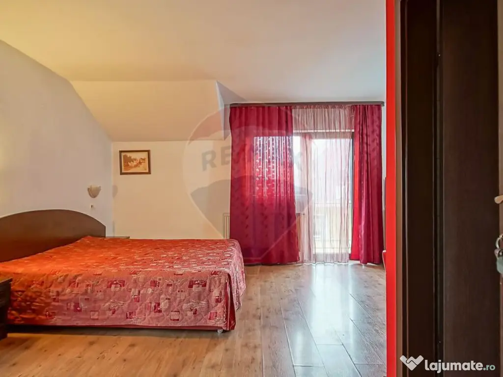 Casă / Vilă cu 12 camere de vânzare în zona Astra