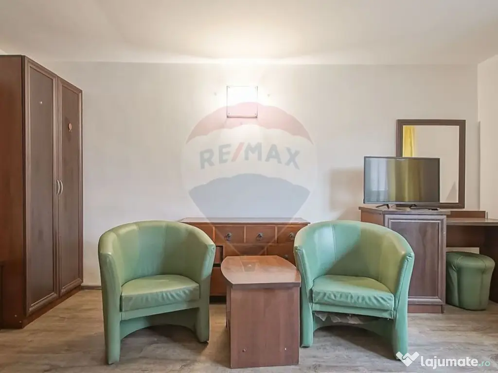 Casă / Vilă cu 12 camere de vânzare în zona Astra