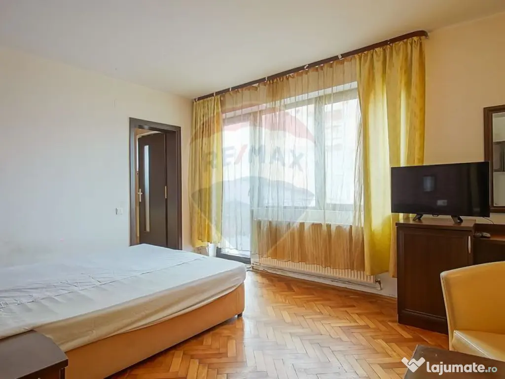 Casă / Vilă cu 12 camere de vânzare în zona Astra