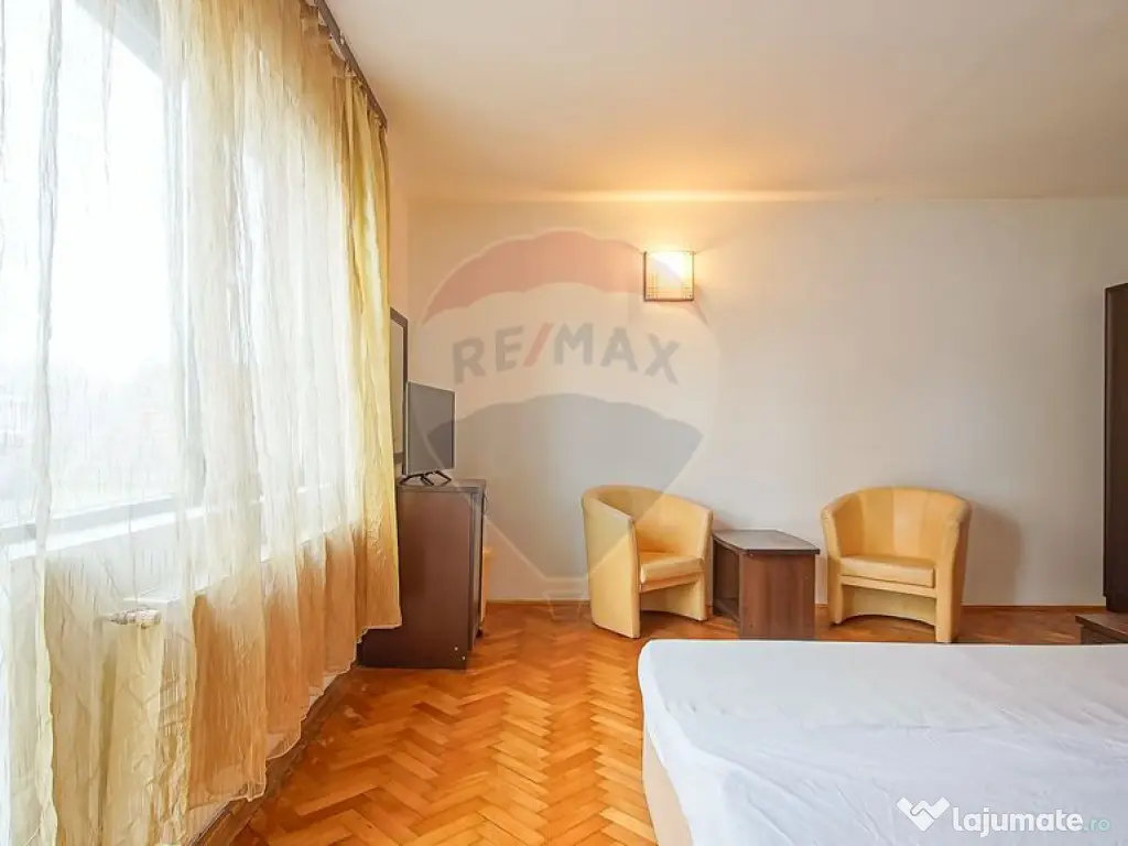 Casă / Vilă cu 12 camere de vânzare în zona Astra