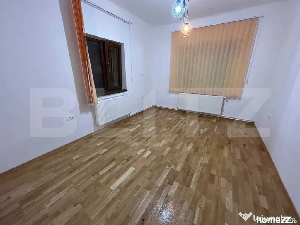 Eleganță și confort: casă renovată 2024 singur în curt - Brasov (Brasov)