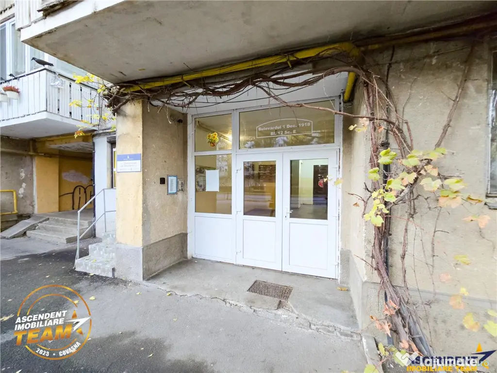 Schimb cu 2 camere plus diferenta: 3 camere,Central,decoman