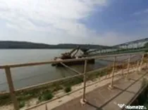 Oltenita - teren pe malul Dunarii cu chei betonat si ponton pt barje