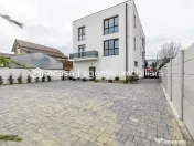 Clădire nouă P+2 cu showroom și birouri în Arad 